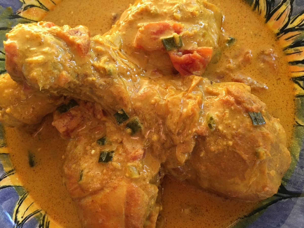 CREAMY CHICKEN AND TOMATO CURRY