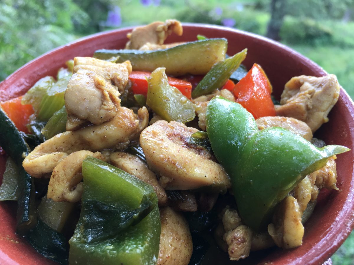 CHICKEN AND CAPSICUM STIRFRY