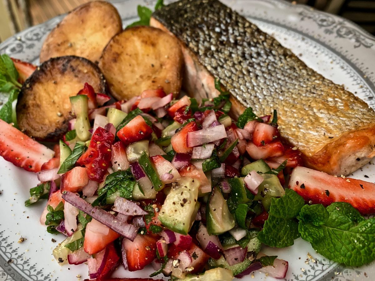 SALMON WITH STRAWBERRY AND MINT SALSA