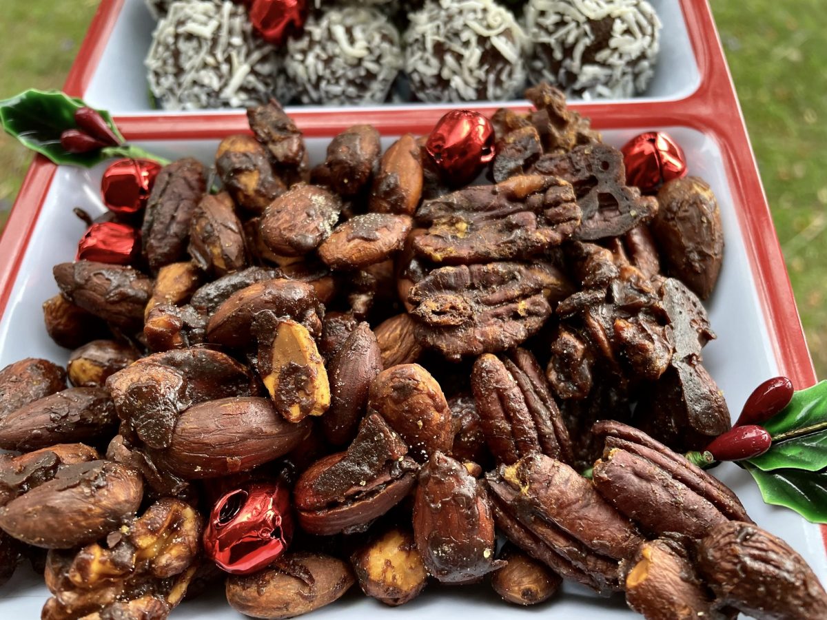 SPICY, CRUNCHY ROASTED NUTS