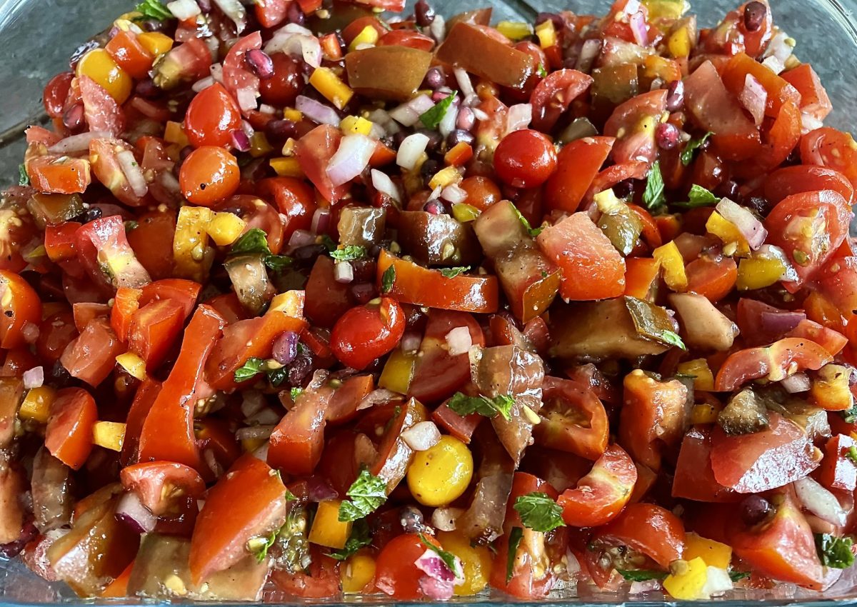 TOMATO, MINT AND POMEGRANATE SALAD