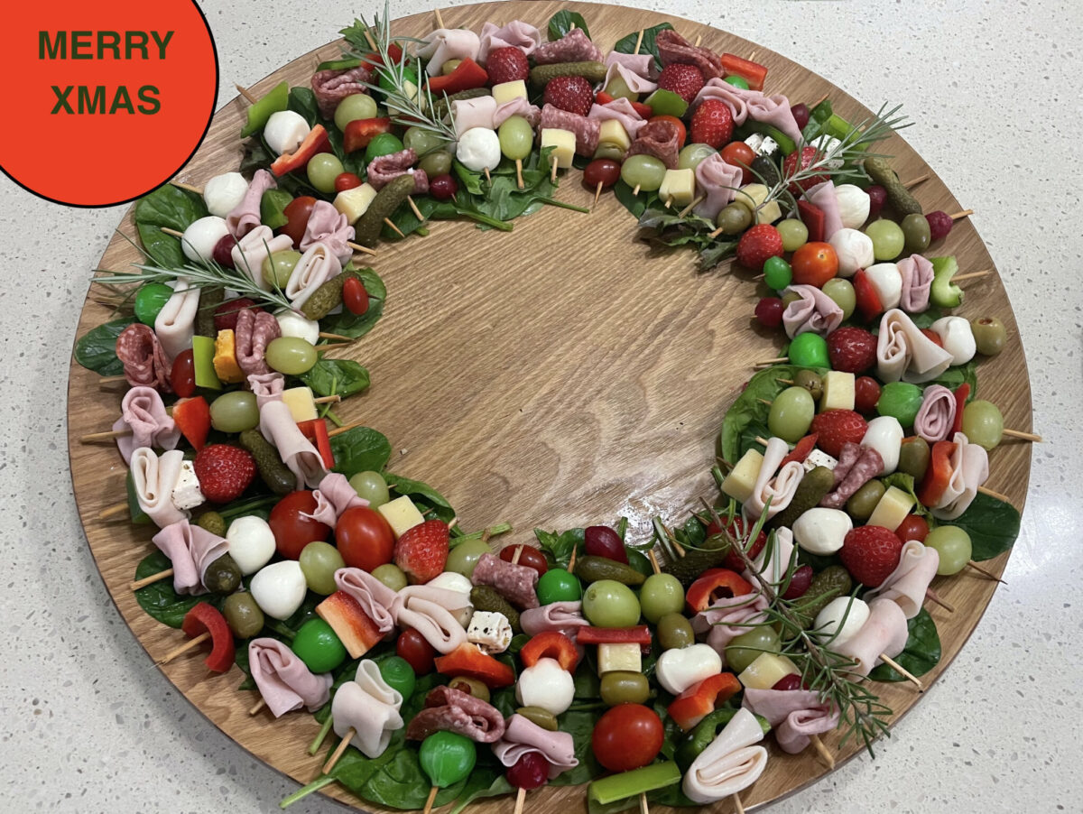 CHRISTMAS WREATH PLATTER