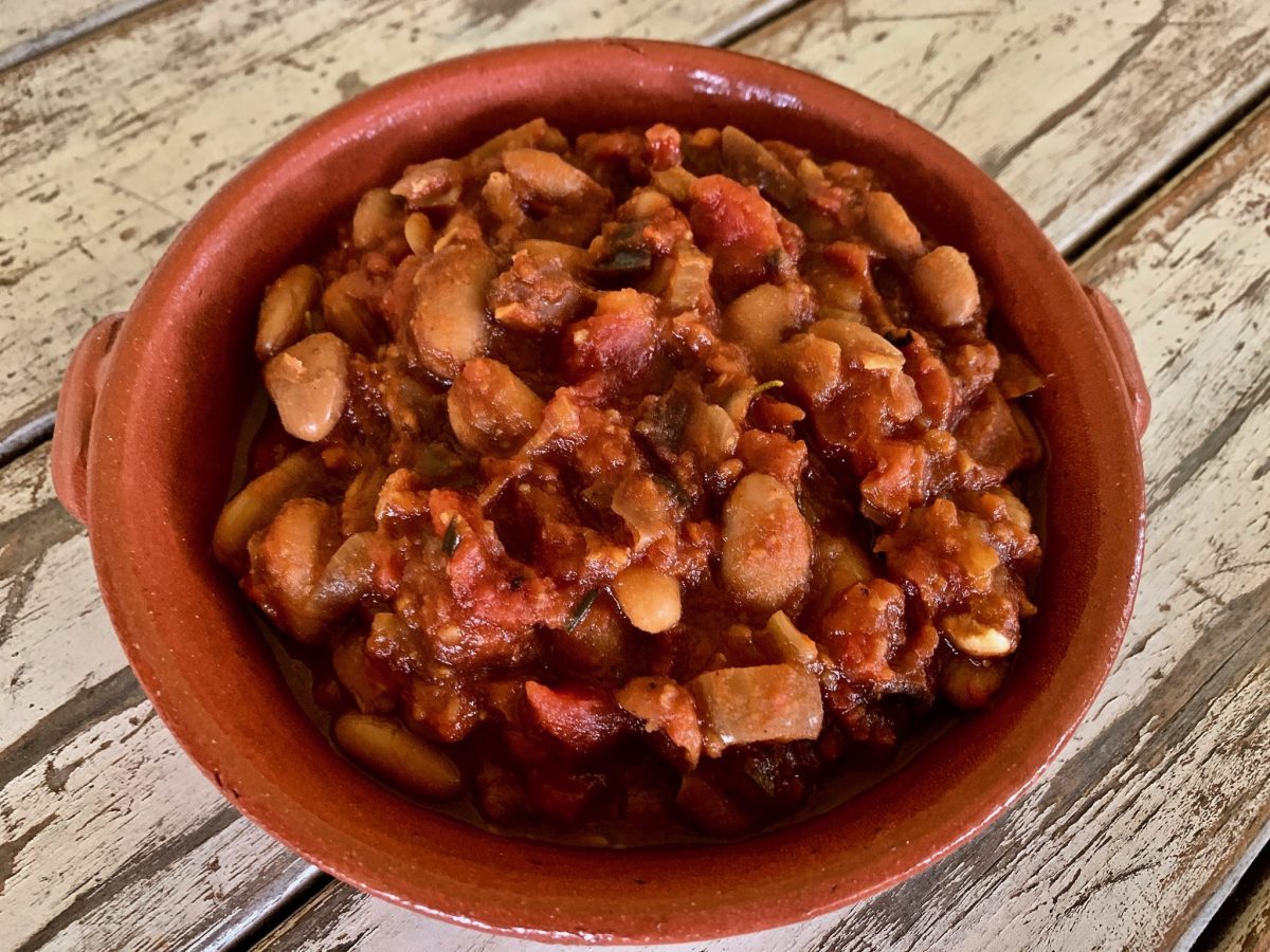 VEGAN SLOWCOOKER  BAKED BEANS